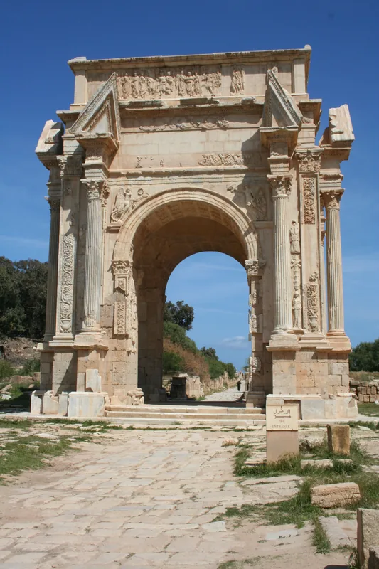Triumphal Arch — Sîngera (Moldova)