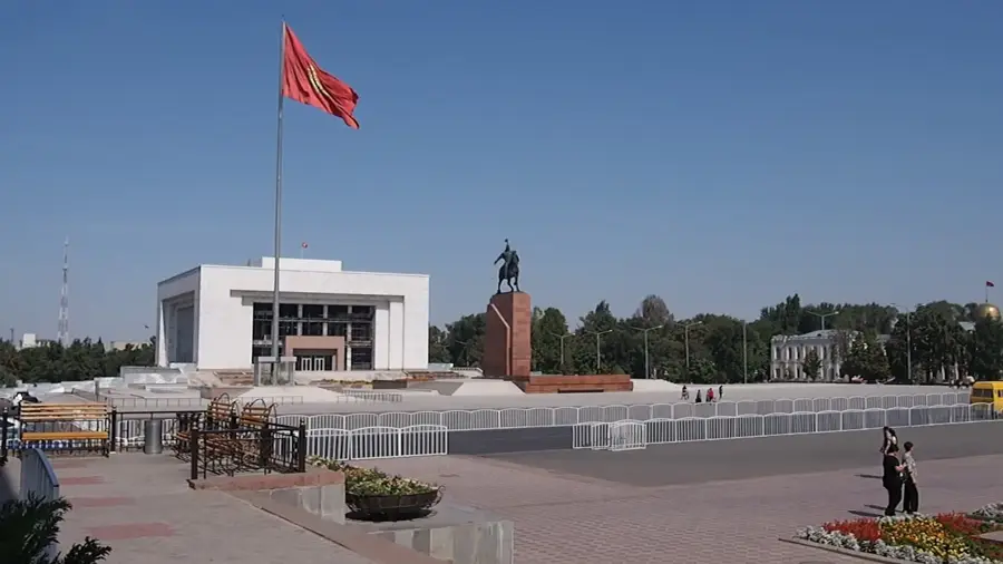 Ala-Too-Platz — Osch-Basar (Kirgisistan)