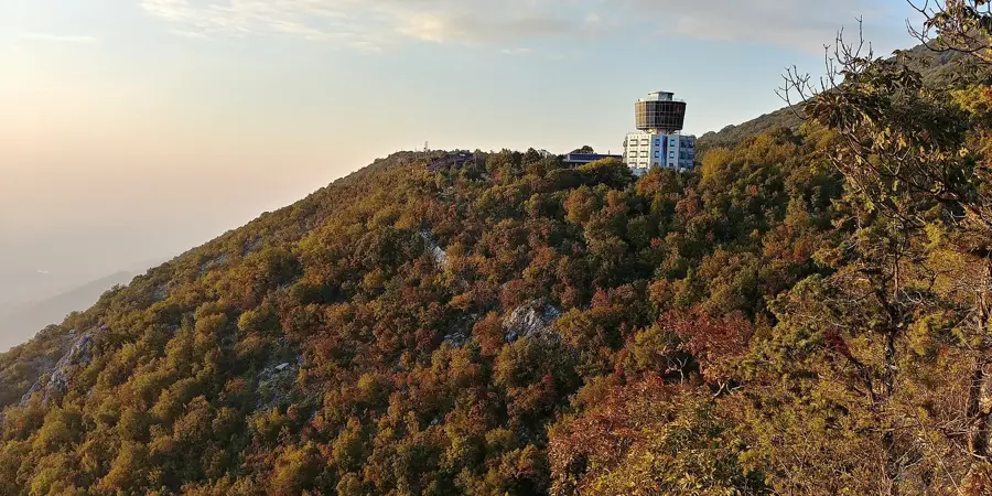 Dajti-hegy Nemzeti Park — Dzsebel Sada (Szaúd-Arábia)