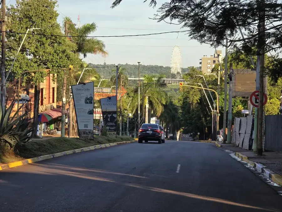 Puerto Iguazú — Hernandarias (Paraguay)