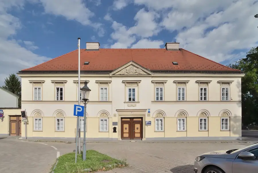 Bruck an der Leitha – city