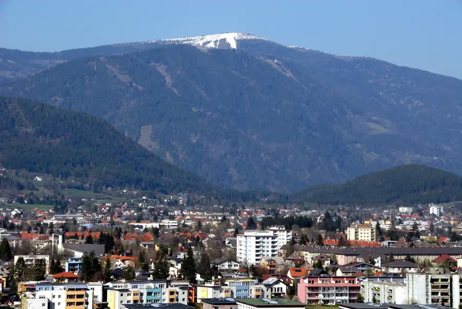 Gerlitzen — Burg Golling (Österreich)