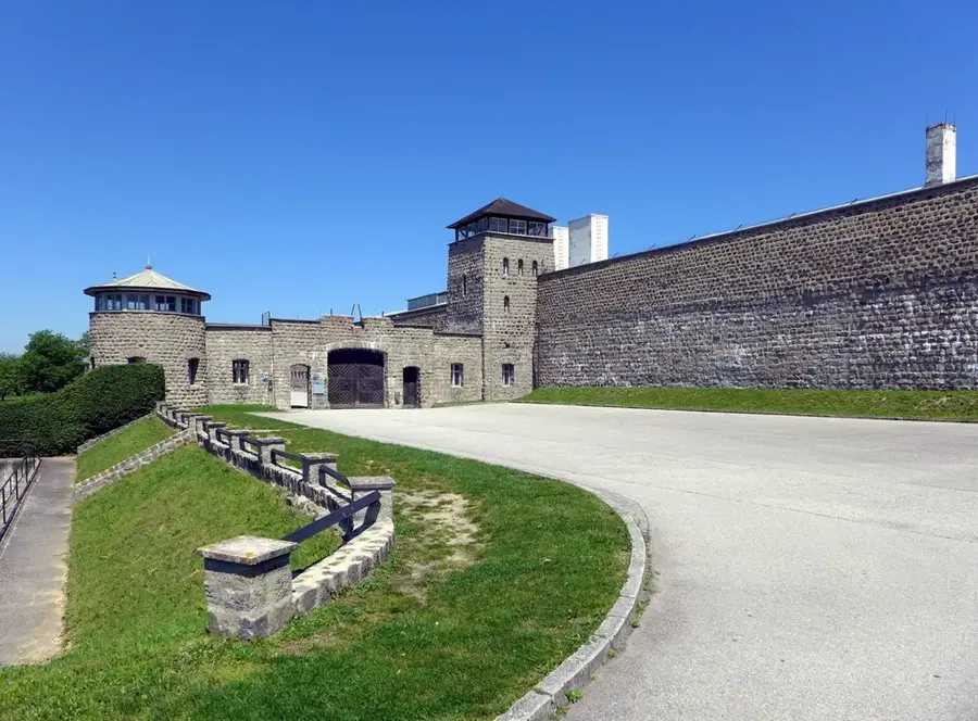Mauthausen Memorial — Heidenreichstein Castle (Austria)
