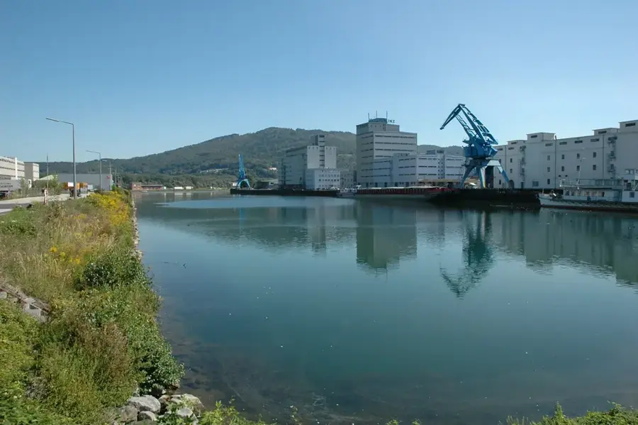 Port of Linz — Heidenreichstein Castle (Austria)