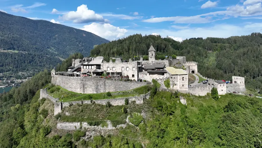 Finstergrün Castle — Murau (Austria)