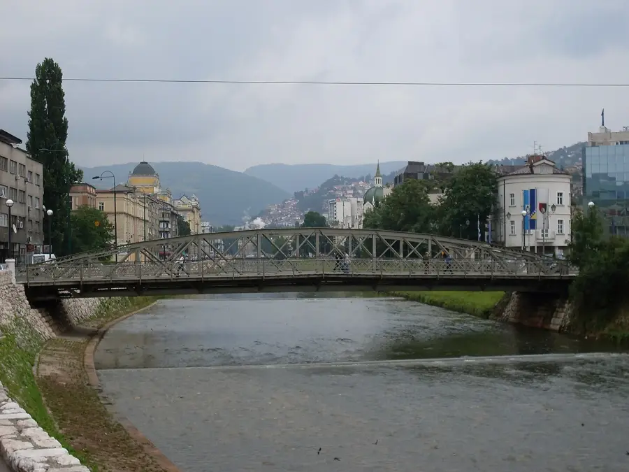 Sarajevo Film Festival — Orlovača-Höhle (Bosnien und Herzegowina)