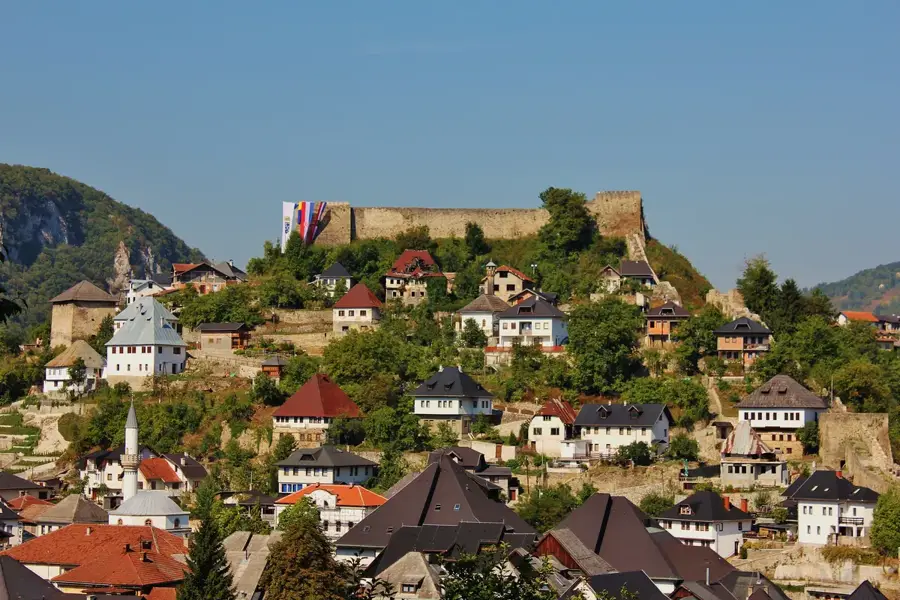 Jajce Festung und Wasserfall — Nadschran (Saudi-Arabien)
