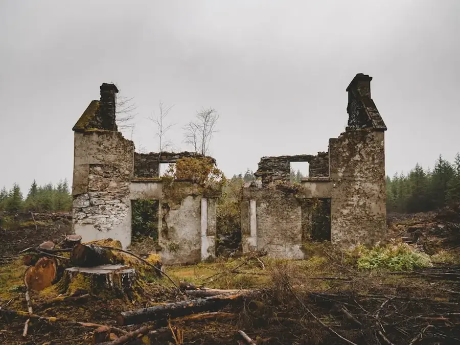 Loysk Castle Ruins