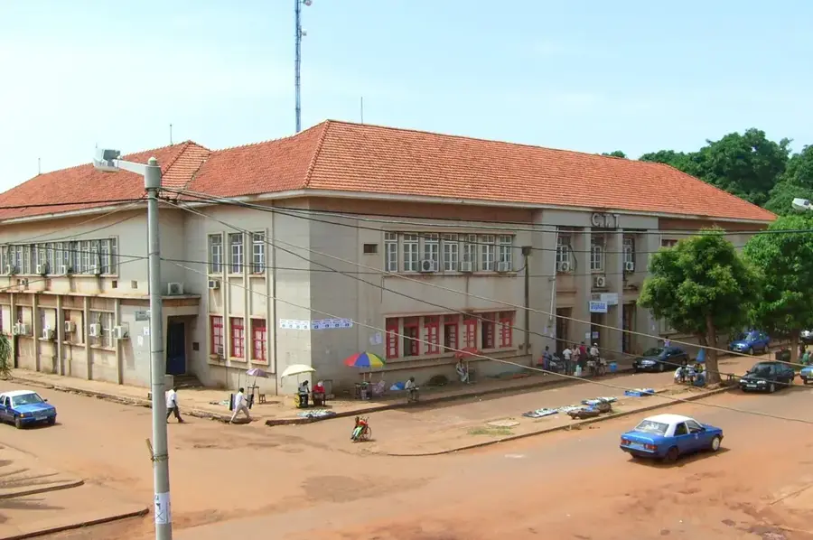 Bissaui városháza — Amílcar Cabral Egyetem (Bissau-Guinea)