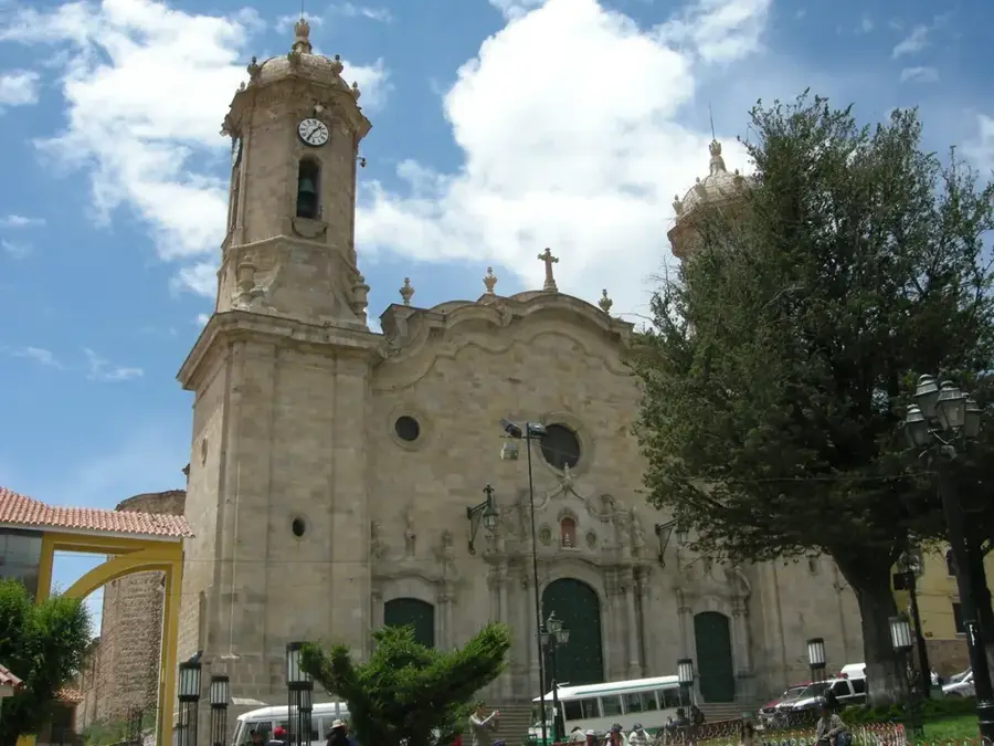 Cathedral of Potosí — Cementerio de Trenes (Bolivia)