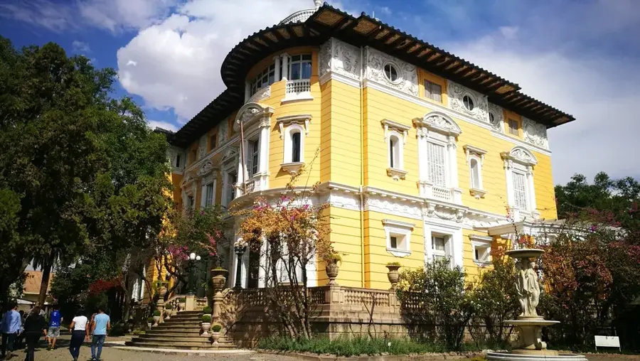 Palacio Portales — Machía Park (Bolivia)