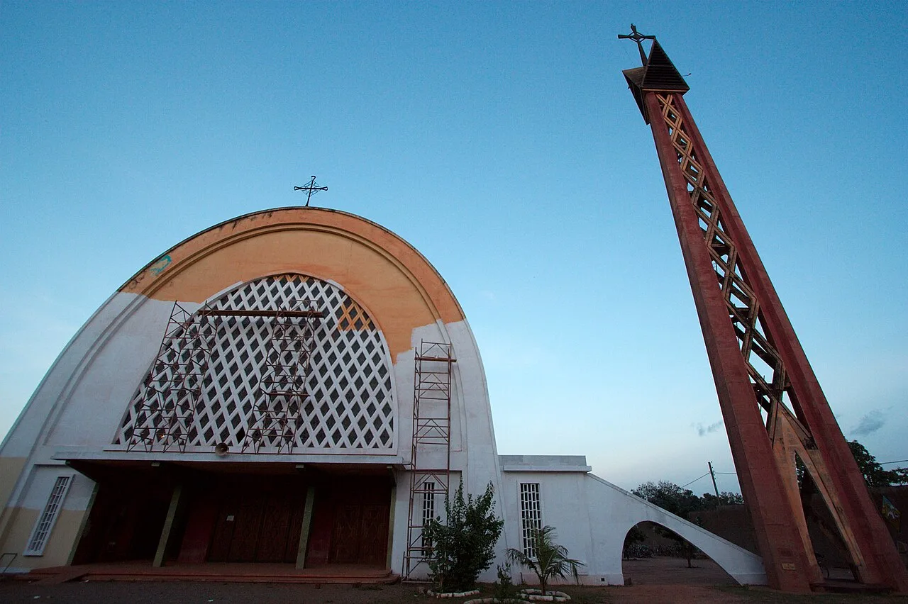 Alter Bahnhof von Bobo-Dioulasso — Pendjari-Fluss (Burkina Faso)
