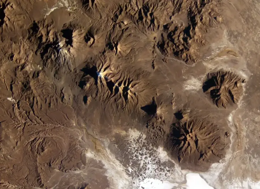 Tata Sabaya Volcano — Tunupa Volcano (Bolivia)
