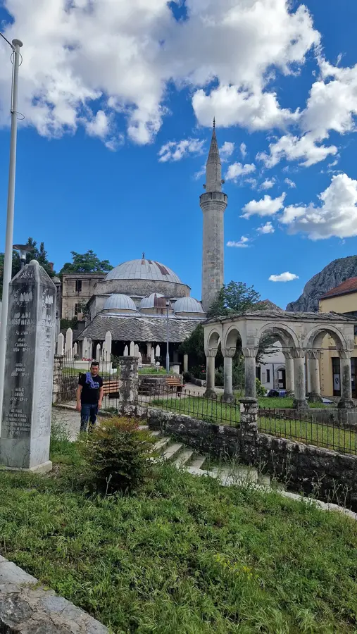 Karađoz-beg-Moschee — Muslibegović-Haus (Bosnien und Herzegowina)