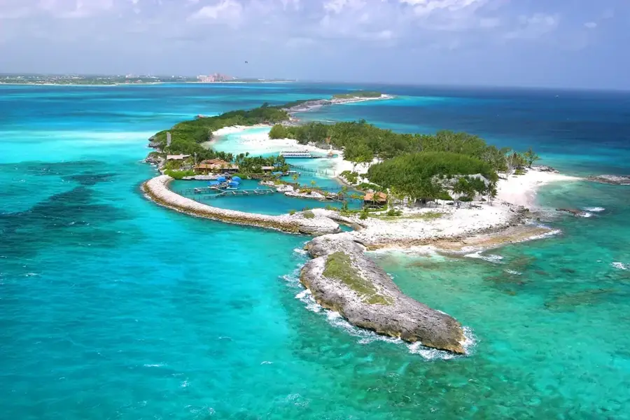 Blue Lagoon Island — Ocean Hole (Bahamas)