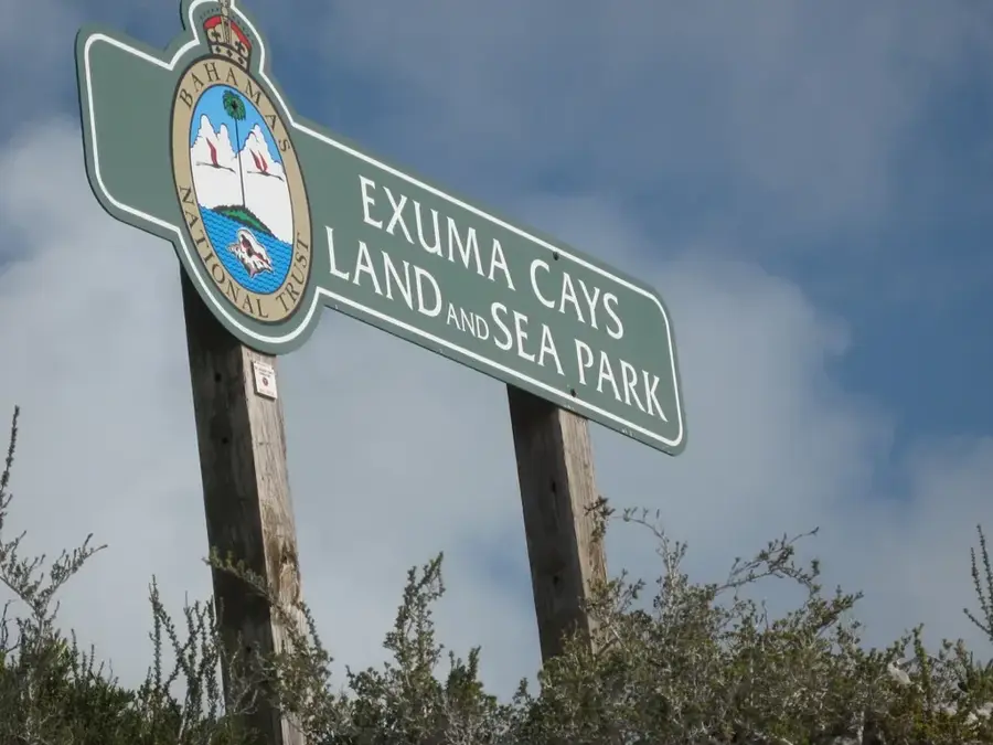 Exuma Cays Land and Sea Park — Ocean Hole (Bahamas)
