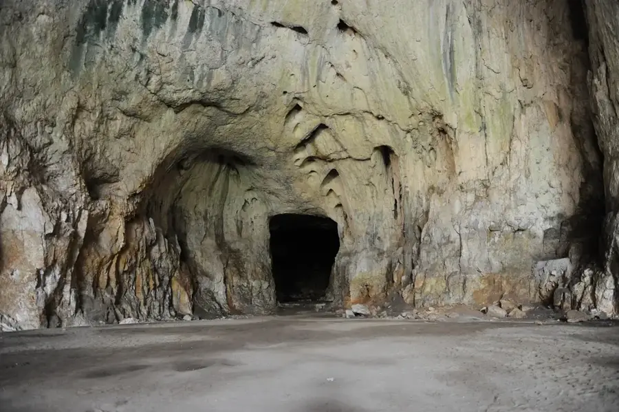 Dewetaschka-Höhle