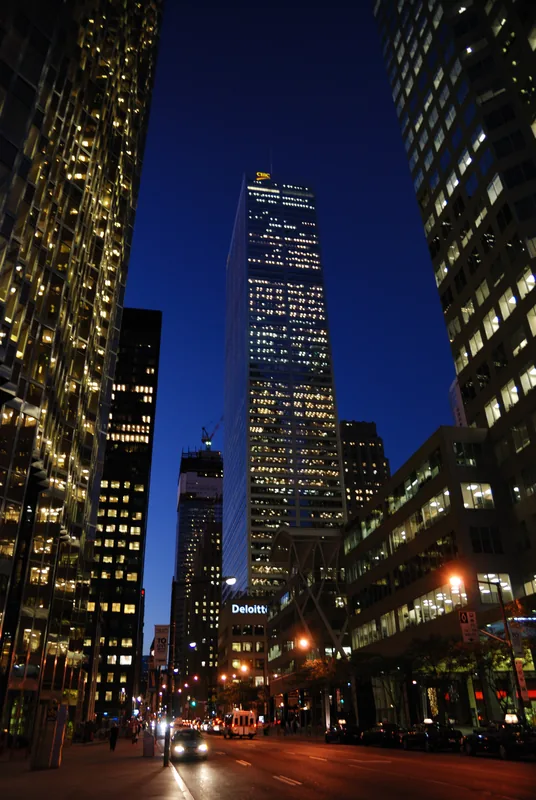 Toronto Financial District — Niagara Falls (Canada)