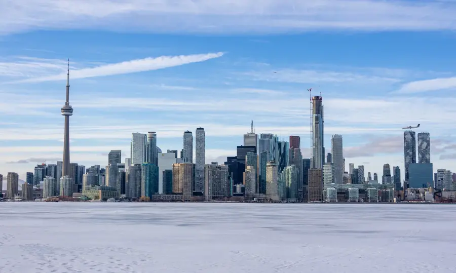 Toronto — Niagara Falls (Canada)