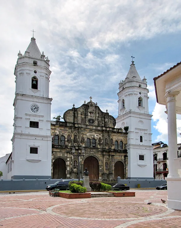 Metropolitan Cathedral of Panama — Palacio Municipal (Panama)
