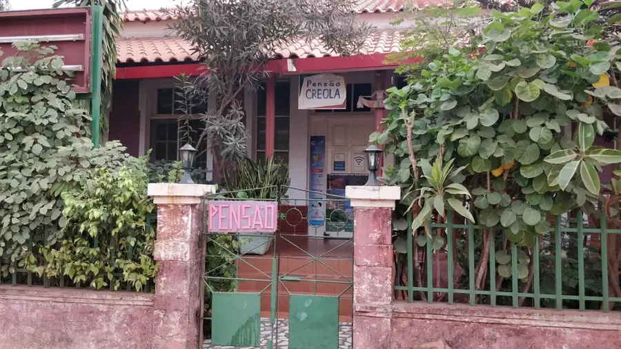 Bissaui központi piac — Pidjiguiti-emlékmű (Bissau-Guinea)