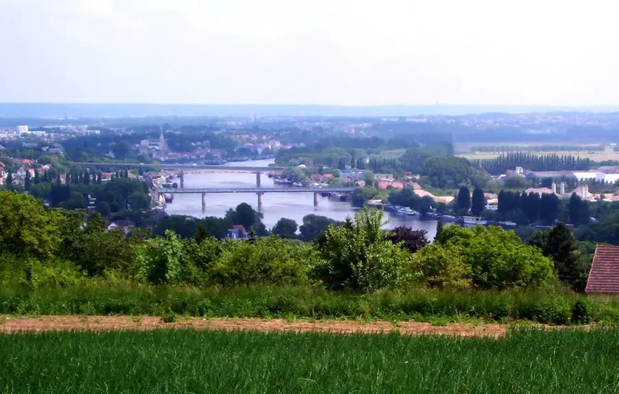 Chanteloup-les-Vignes – oraș
