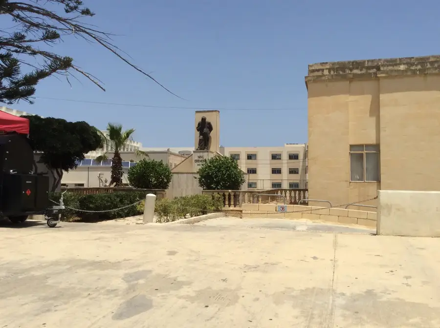 Victoria (Rabat), Gozo — Paradise Bay (Malta)