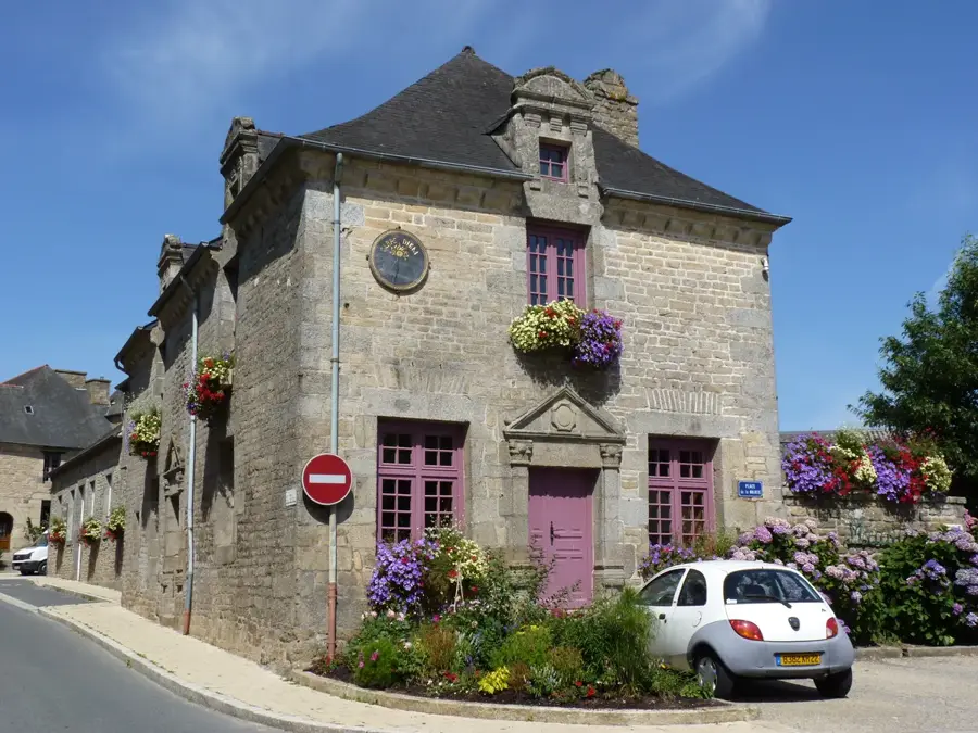 Collinée – Stadt