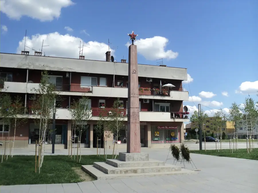 Beli Manastir — Kozármisleny (Ungarn)