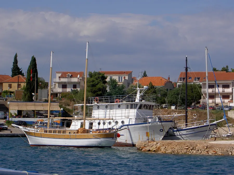 Krapanj, Šibenik — Zaton (Croația)