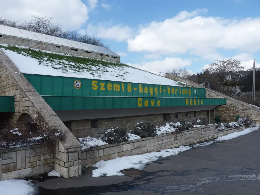 Palatul Minunilor – obiectiv turistic