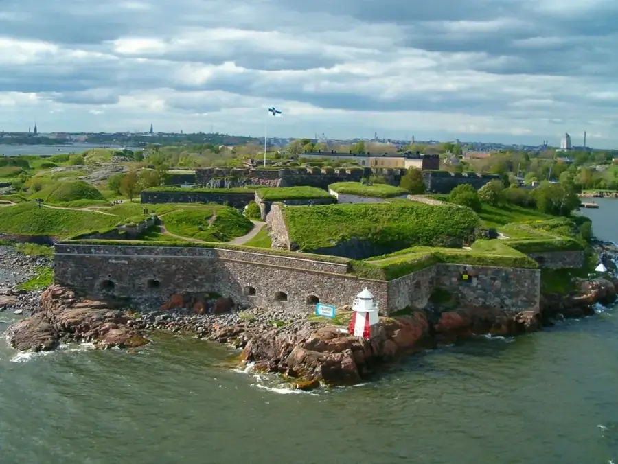 Suomenlinna Fortress — Makran Coast (Iran)