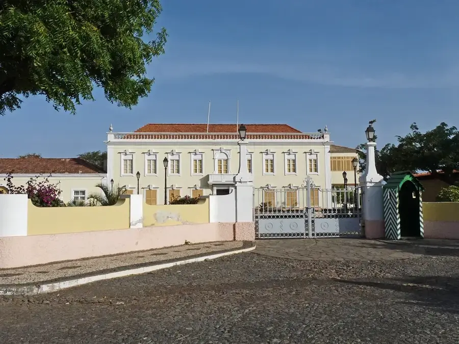 Präsidentenpalast (Praia) — Kirche Nossa Senhora da Graça (Praia) (Cabo Verde)