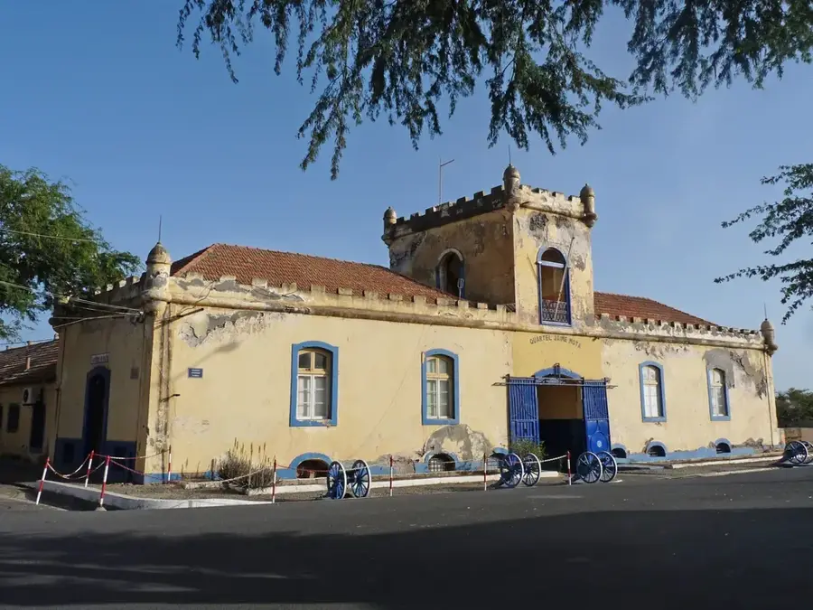 Jaime Mota Kaserne — Kirche Nossa Senhora da Graça (Praia) (Cabo Verde)
