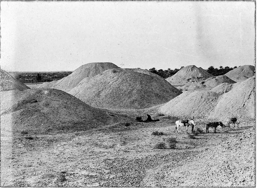 Dilmun Burial Mounds — Al Khamis Mosque (Bahrain)