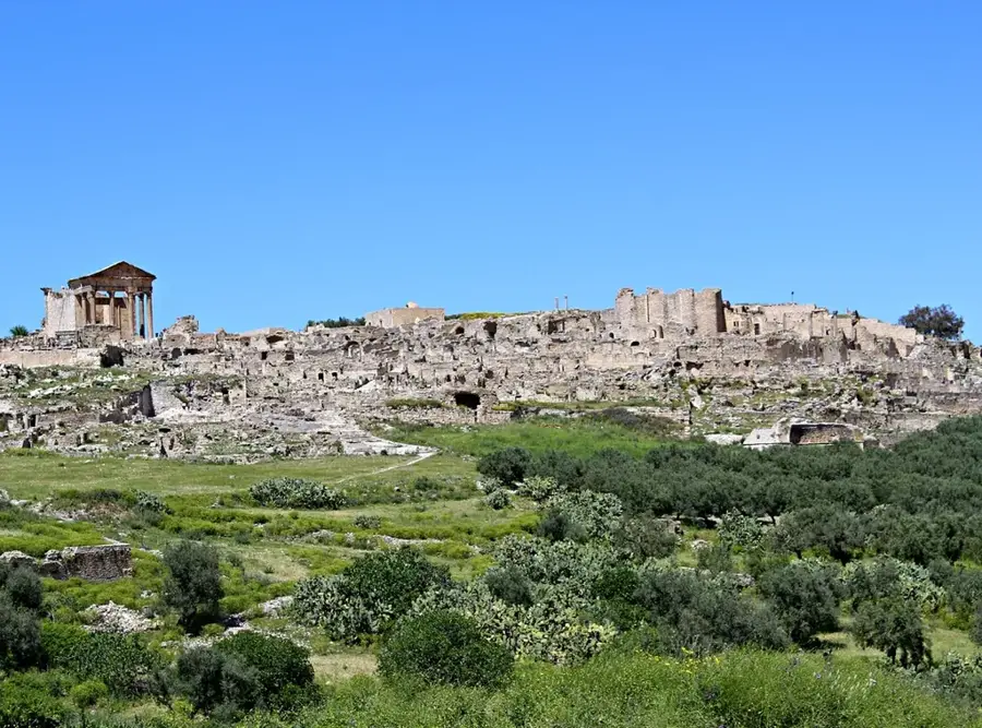 Situl arheologic Dougga — Marea Moschee din Testour (Tunisia)