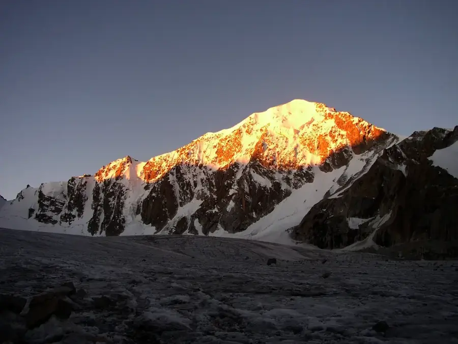 Dsungarischer Alatau — Zharkent (Kasachstan)