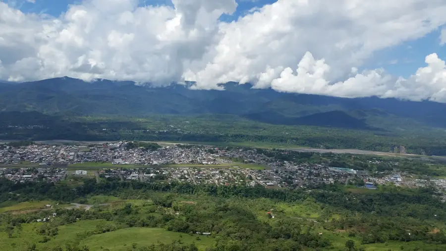 Cordillera de Kutukú — Puyo (Ecuador)