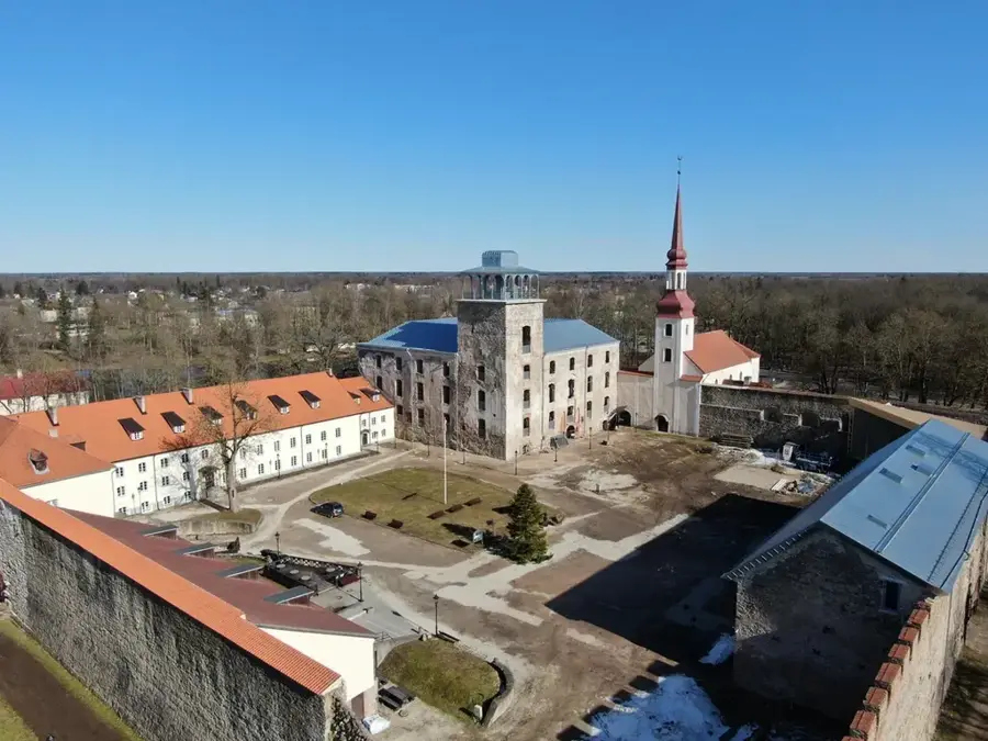 Põltsamaa Castle Ruins — Nava River (Estonia)