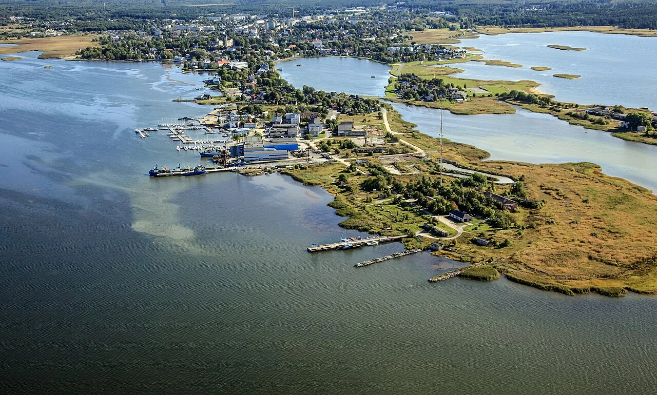 Väike Viik Park — Kärdla Port (Estonia)