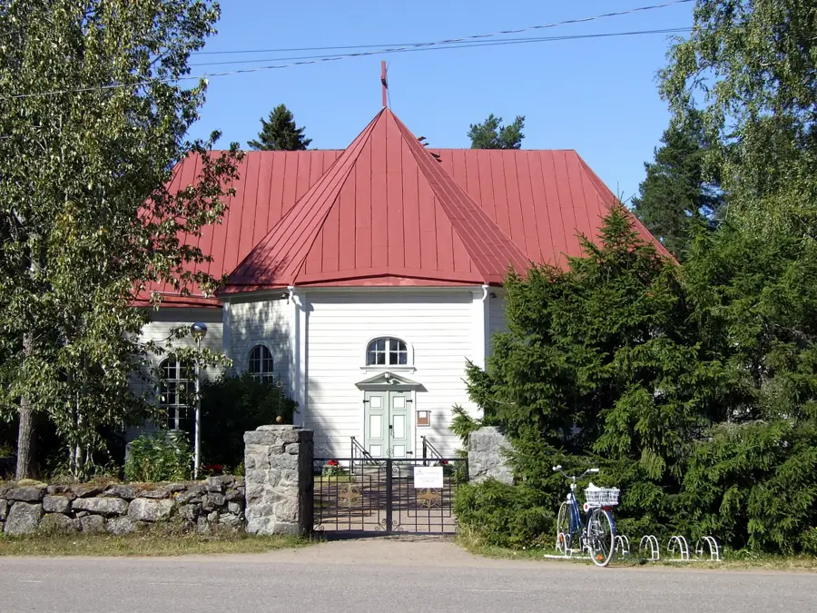 Paavola-Kirche