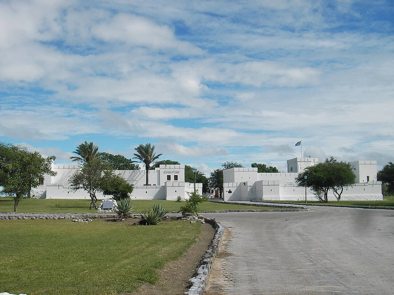 Fort Namutoni — Hoba-Meteorit (Namibia)