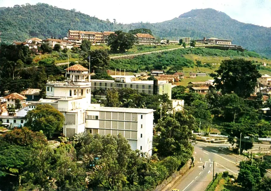 Fort Thornton bástyái — Maron-templom (Sierra Leone)