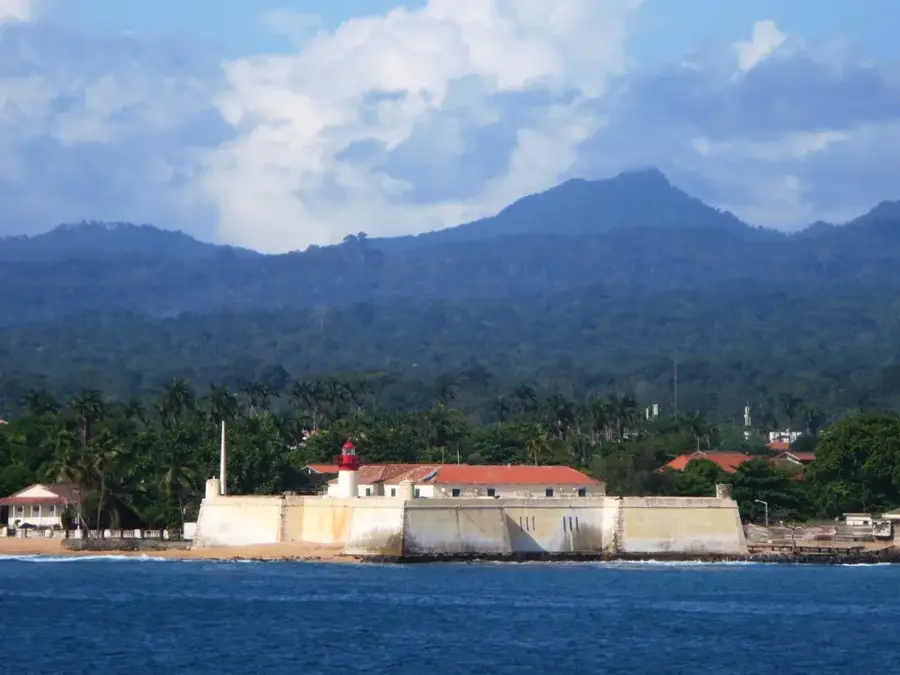 Fortăreața São Sebastião — Faleza (Marginal) (São Tomé și Príncipe)