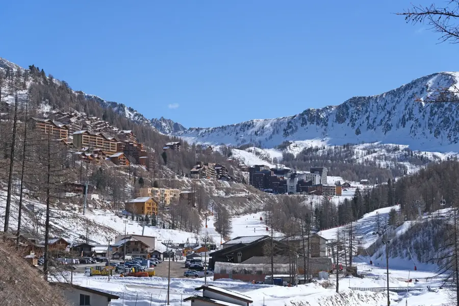 Isola 2000 – oraș