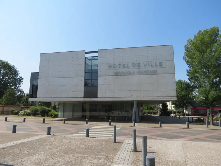 Franqueville-Saint-Pierre – oraș