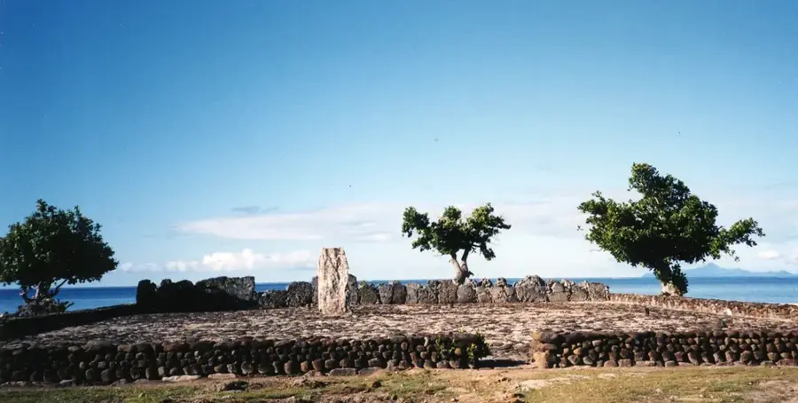 Marae Arahurahu — Maraa Grotto (French Polynesia)