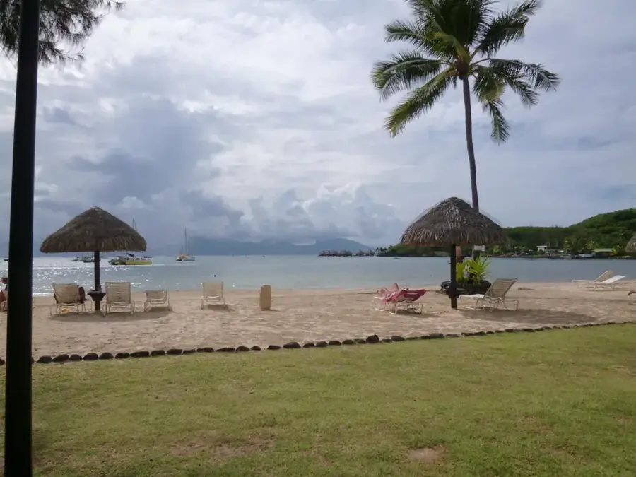 Moorea Juice Factory — Opunohu Bay (French Polynesia)