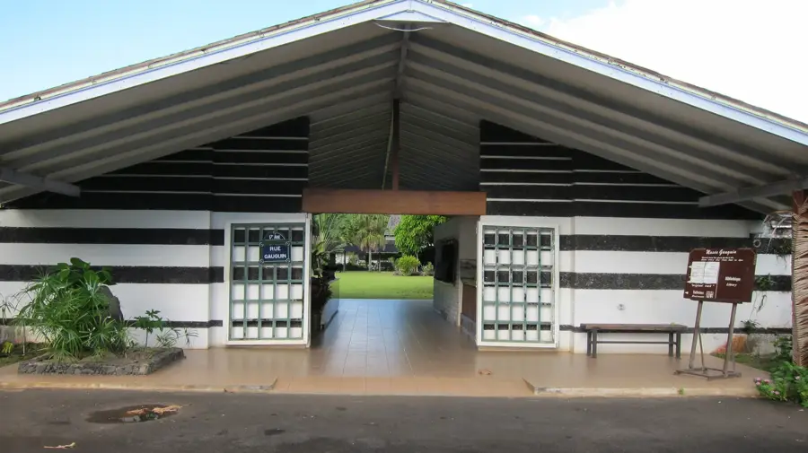 Paul Gauguin Museum — Te Pari Cliffs Reserve (French Polynesia)