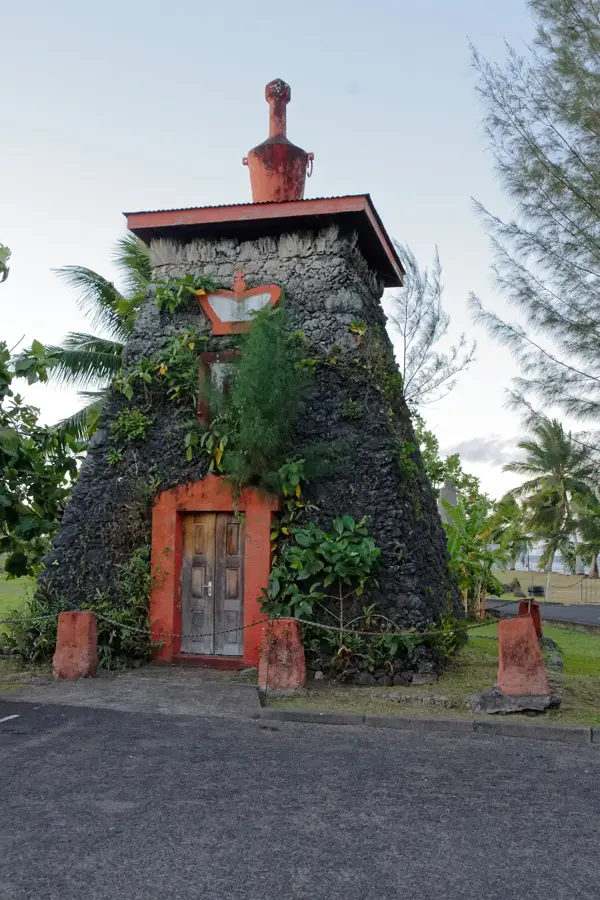Tomb of Pomare V — Arue Commercial Zone (French Polynesia)